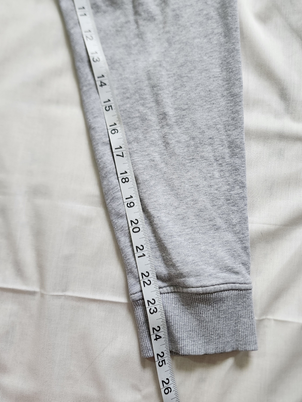 Gymshark Men’s Light Heather Gray Crest Joggers Sweatpants Slimfit Size Small - Picture 8 of 11